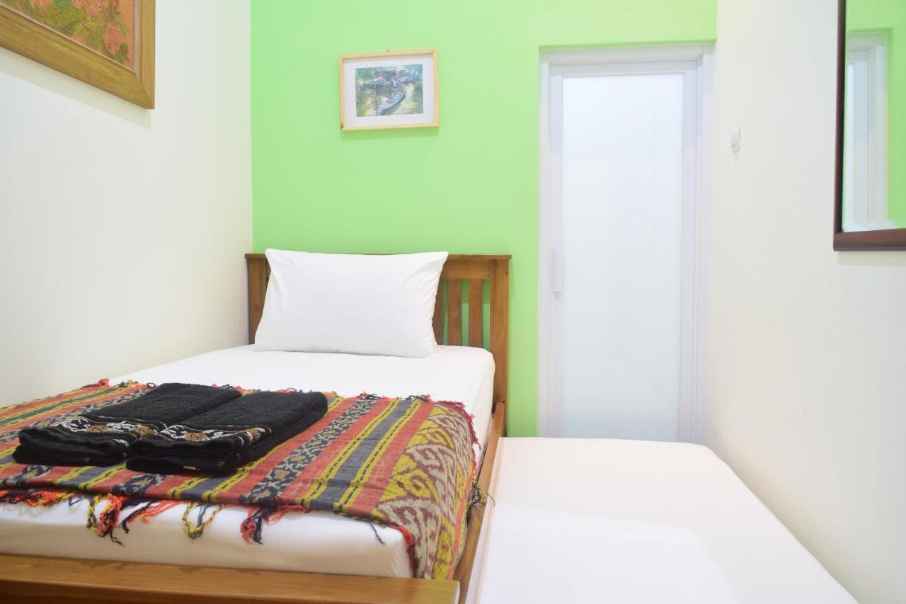 The Cabin Hotel Ambasador Yogyakarta Bagian luar foto