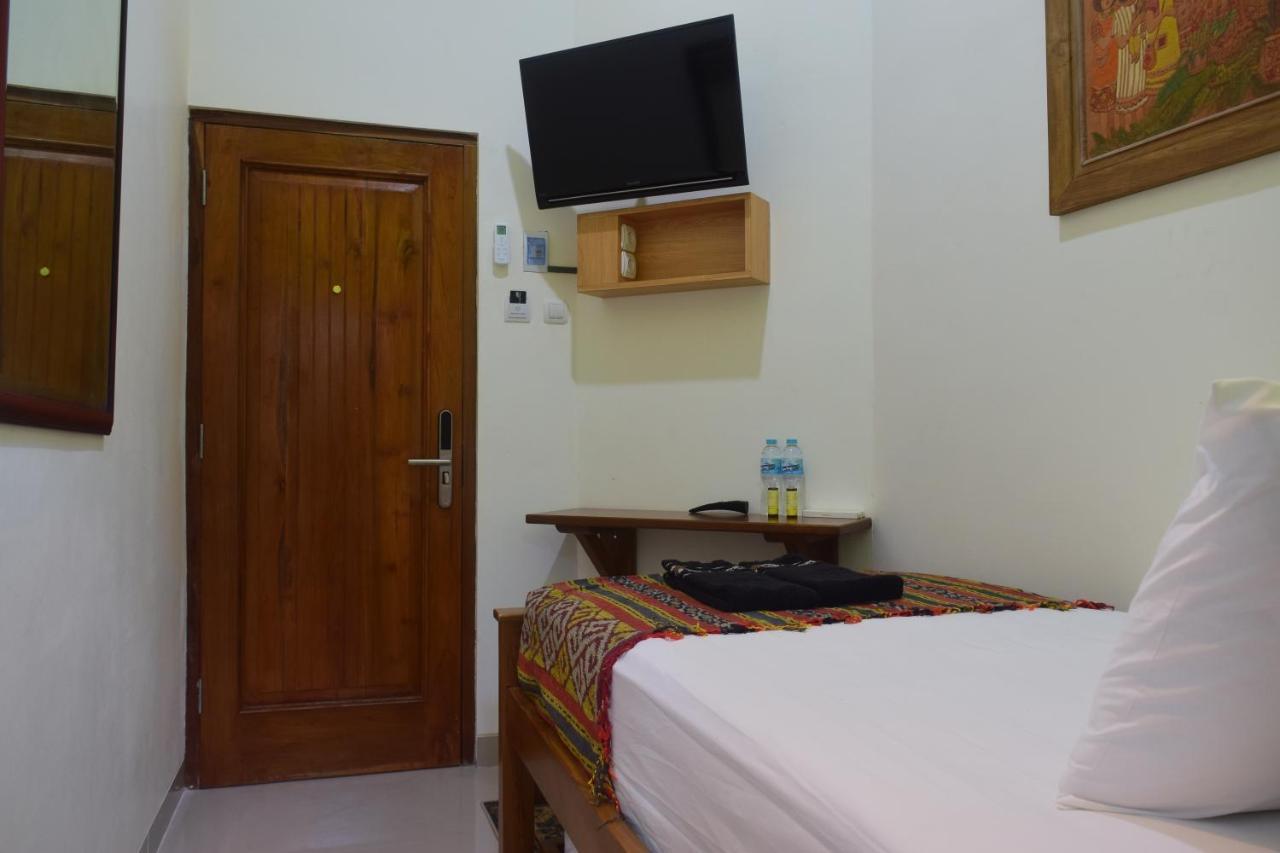 The Cabin Hotel Ambasador Yogyakarta Bagian luar foto