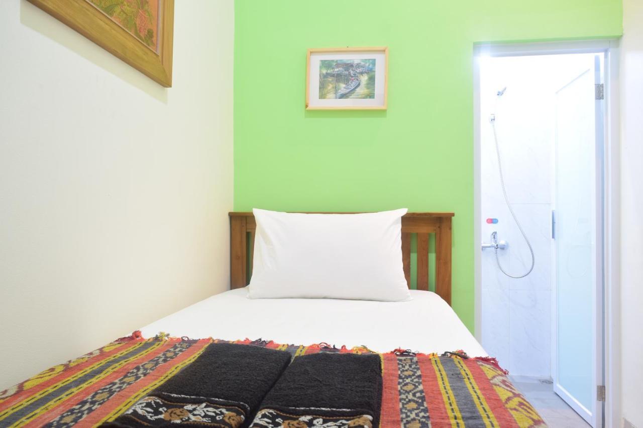 The Cabin Hotel Ambasador Yogyakarta Bagian luar foto