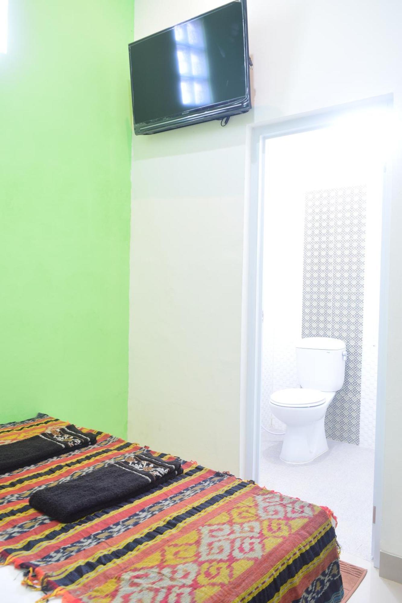 The Cabin Hotel Ambasador Yogyakarta Bagian luar foto